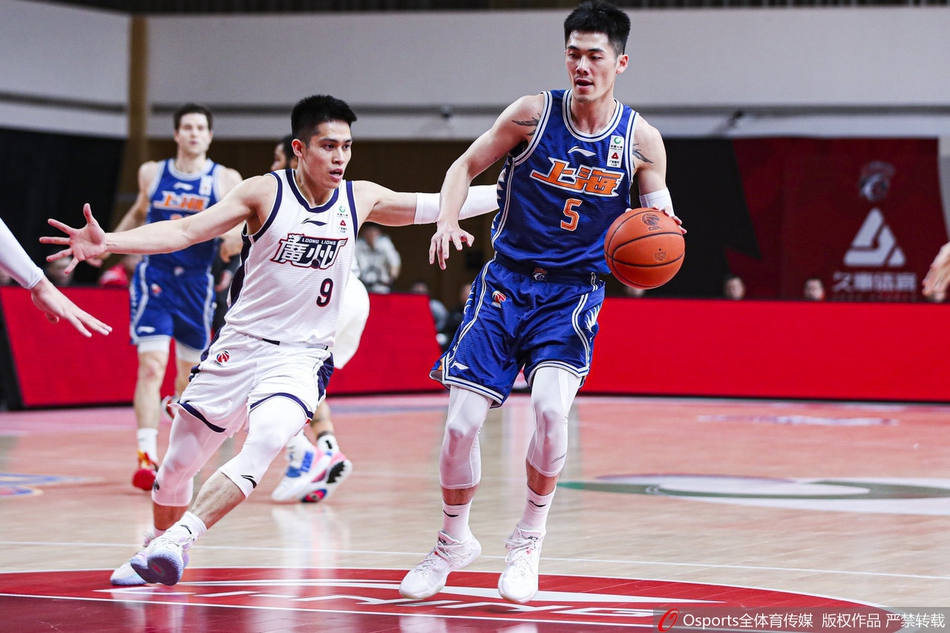 CBA第38轮：上海98-93广州