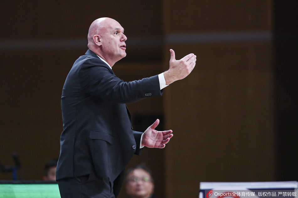 CBA第38轮：上海98-93广州