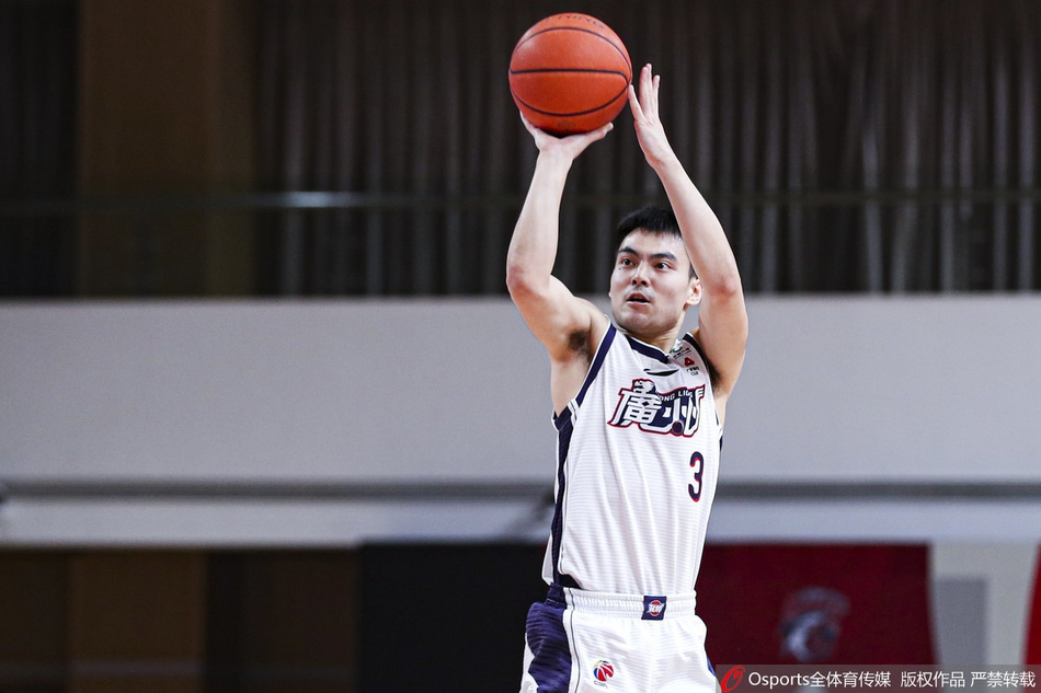 CBA第38轮：上海98-93广州