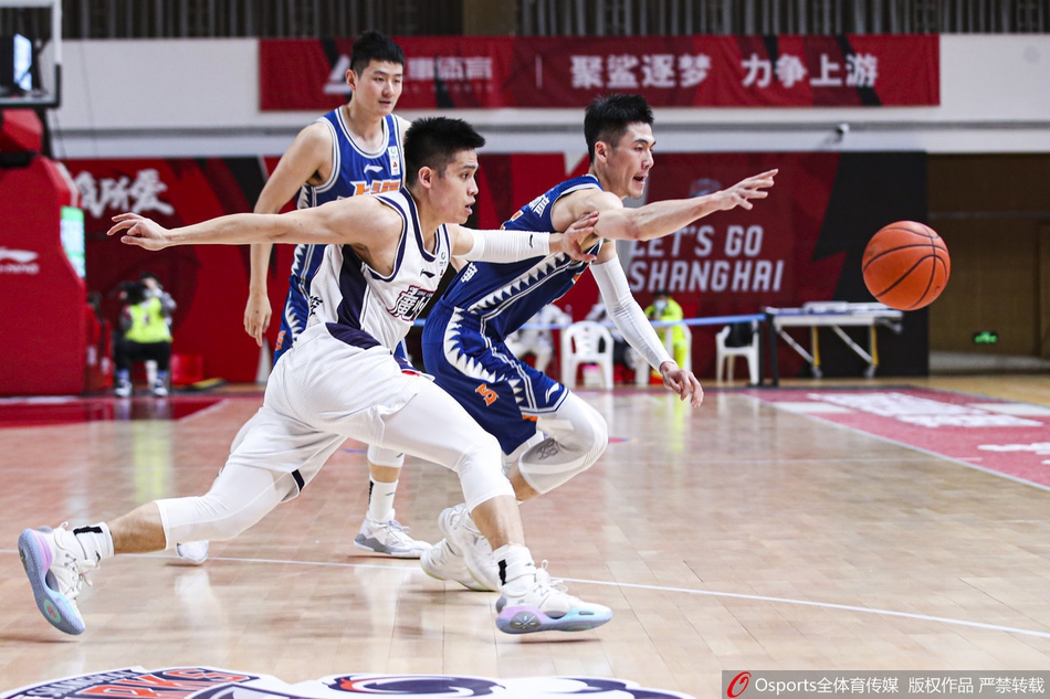 CBA第38轮：上海98-93广州