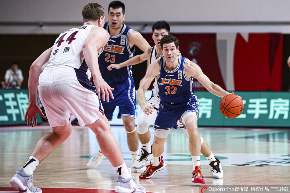 CBA第38轮：上海98-93广州