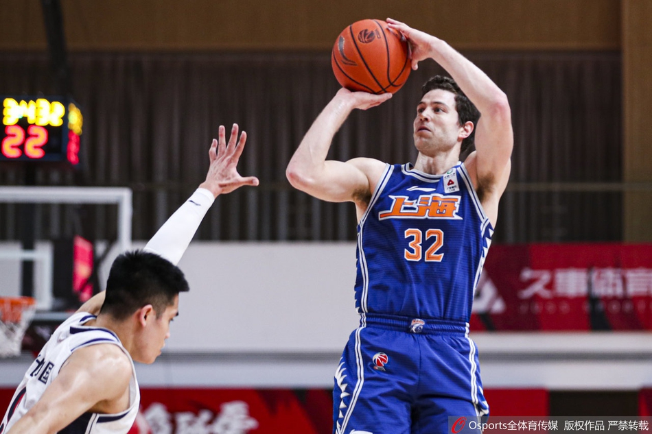 CBA第38轮：上海98-93广州