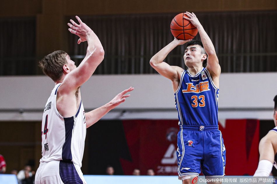 CBA第38轮：上海98-93广州