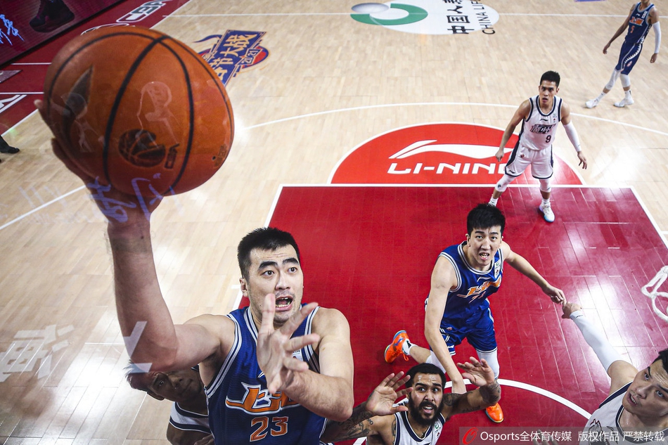 CBA第38轮：上海98-93广州