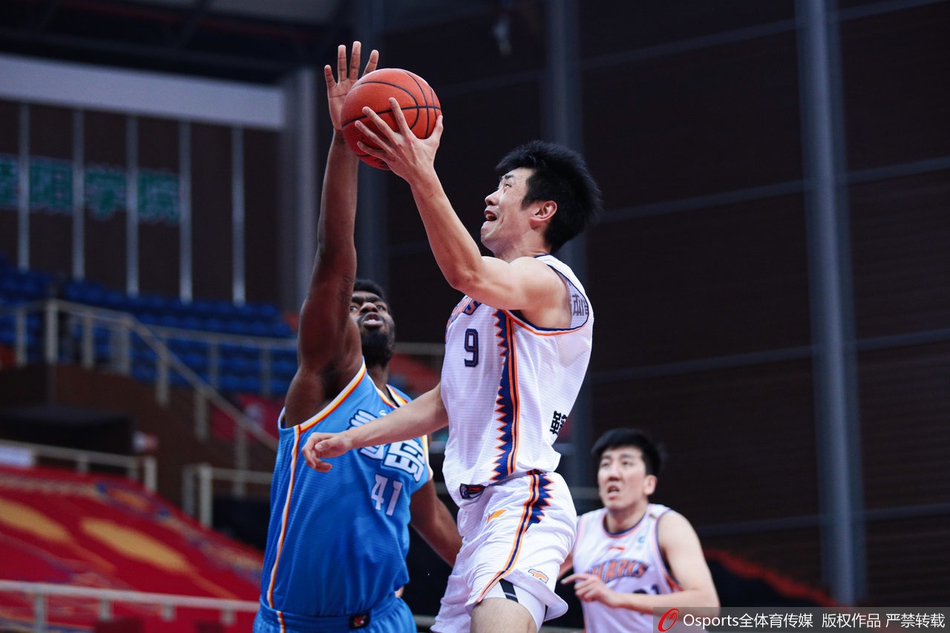 CBA第39轮：青岛101-109上海