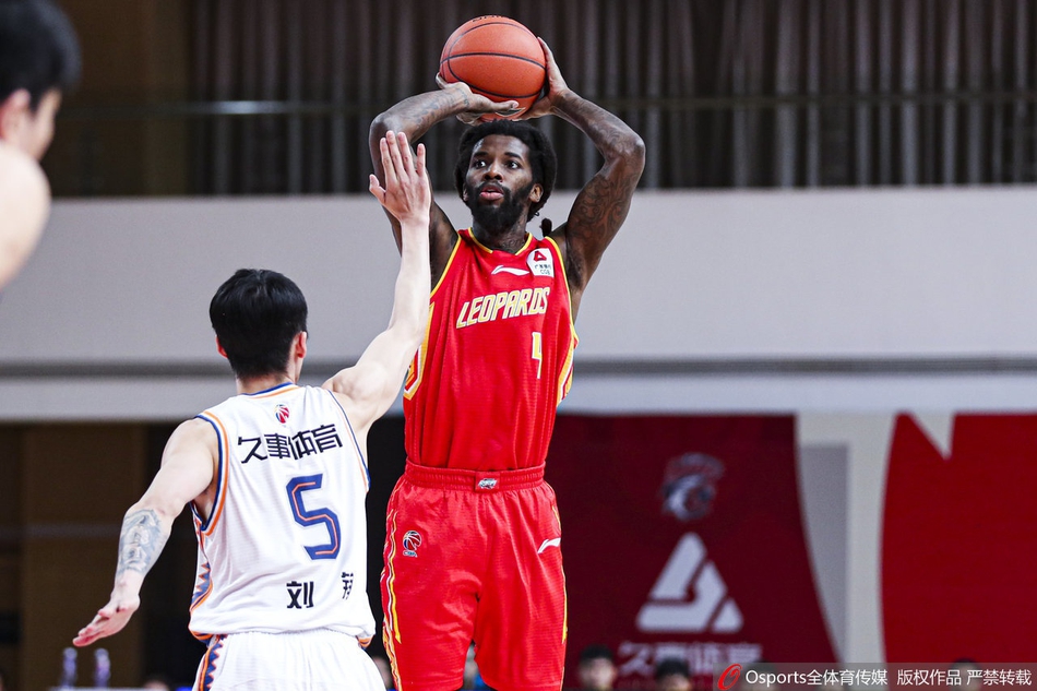 CBA第48轮：上海93-113深圳