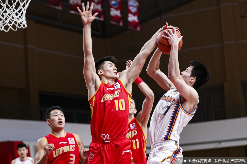 CBA第48轮：上海93-113深圳