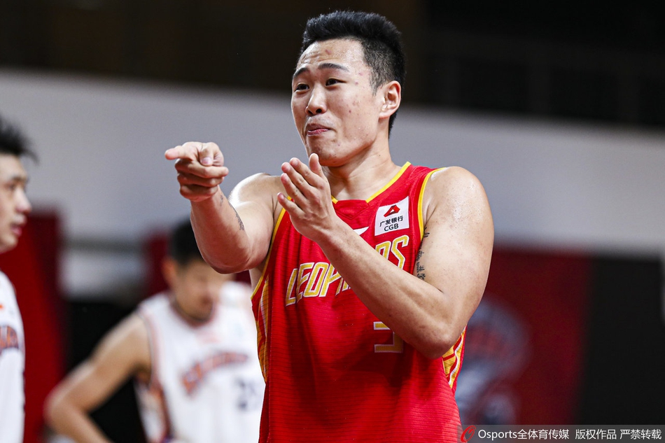 CBA第48轮：上海93-113深圳