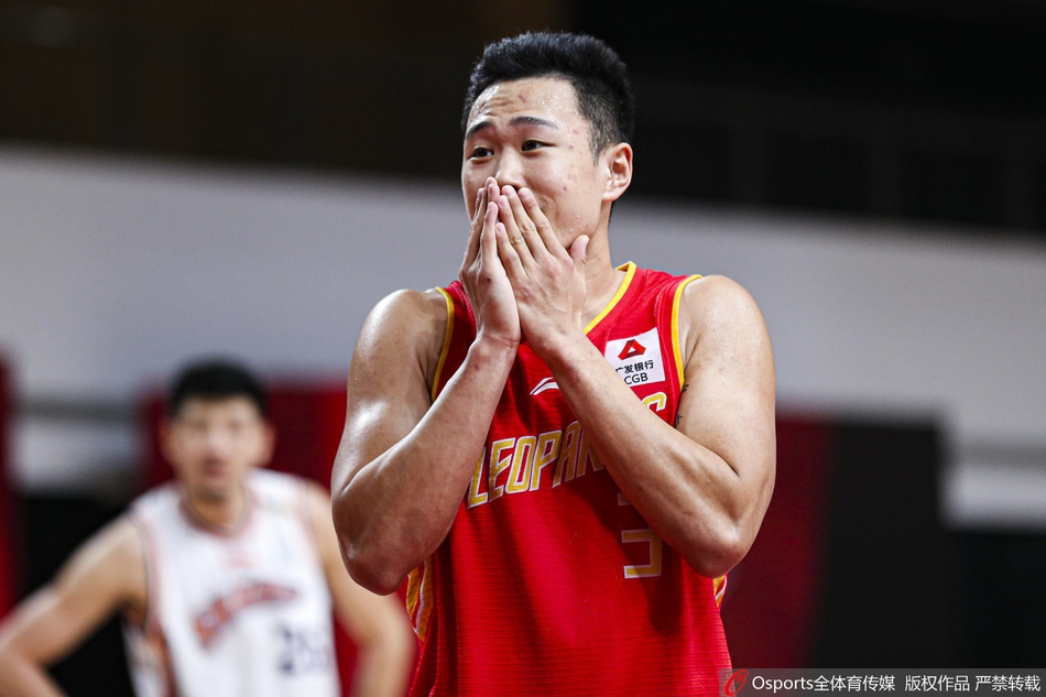 CBA第48轮：上海93-113深圳