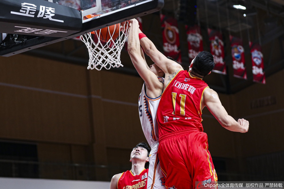 CBA第48轮：上海93-113深圳