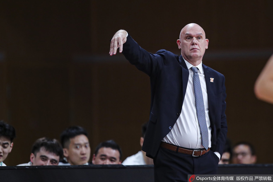 CBA第48轮：上海93-113深圳