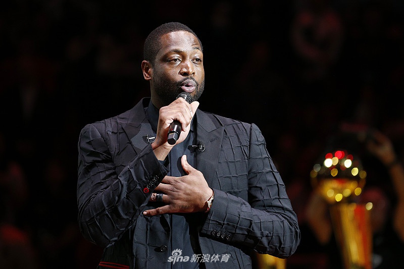 韦德3号球衣正式退役