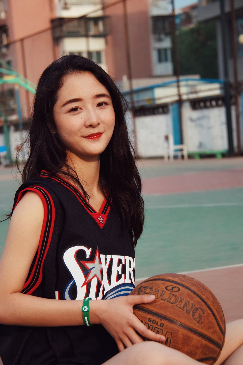 穿nba球衣的清纯女生,哪一张美到你了?