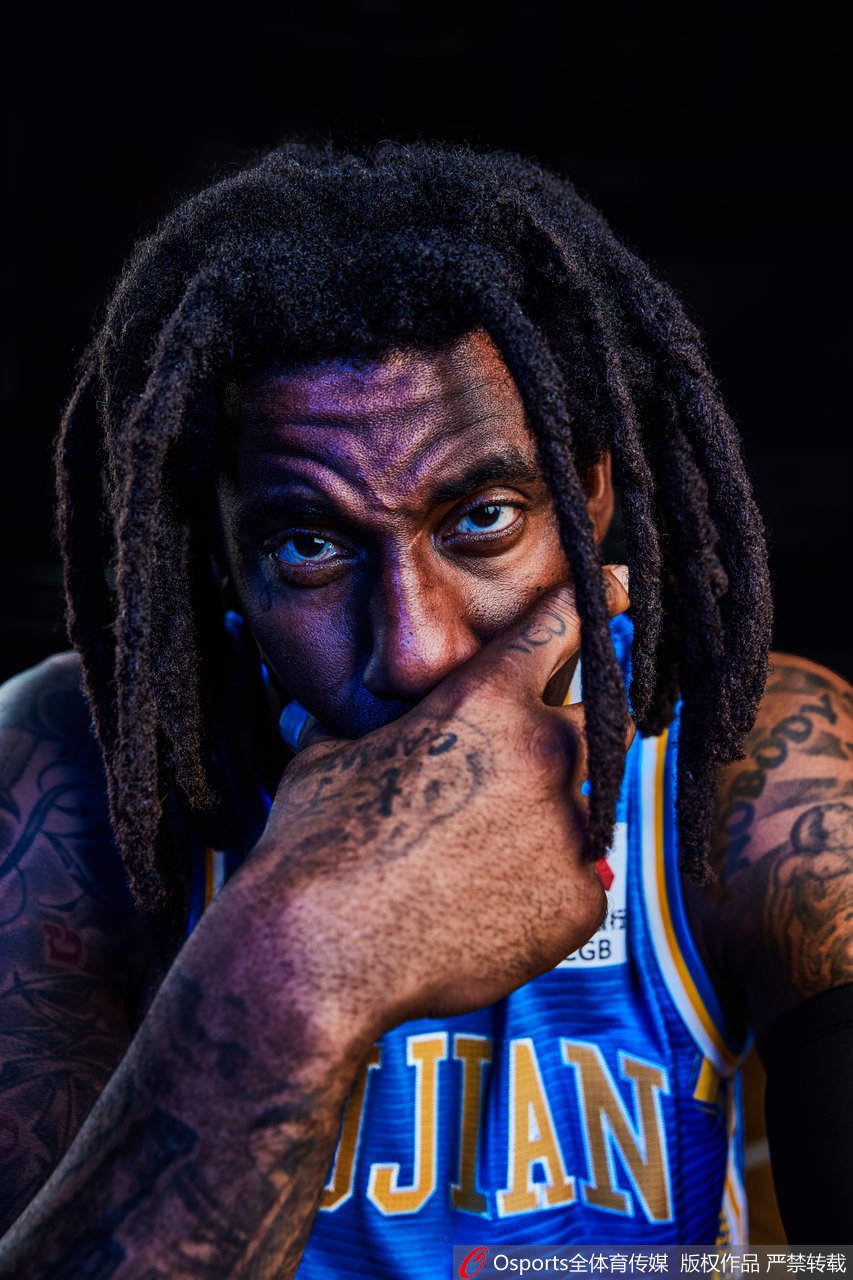 福建外援小斯新赛季定妆照