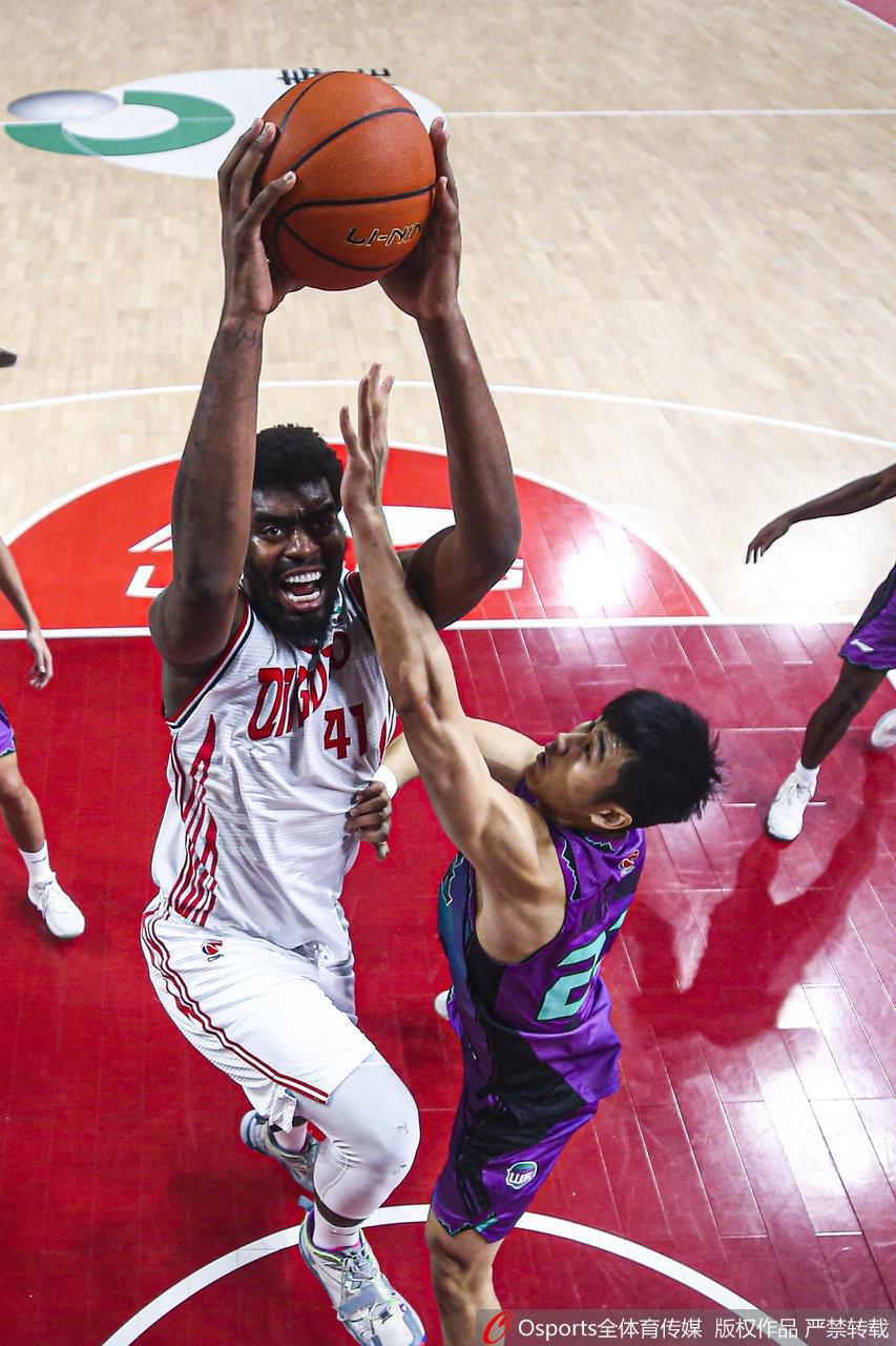 CBA第30轮：山东110-106青岛