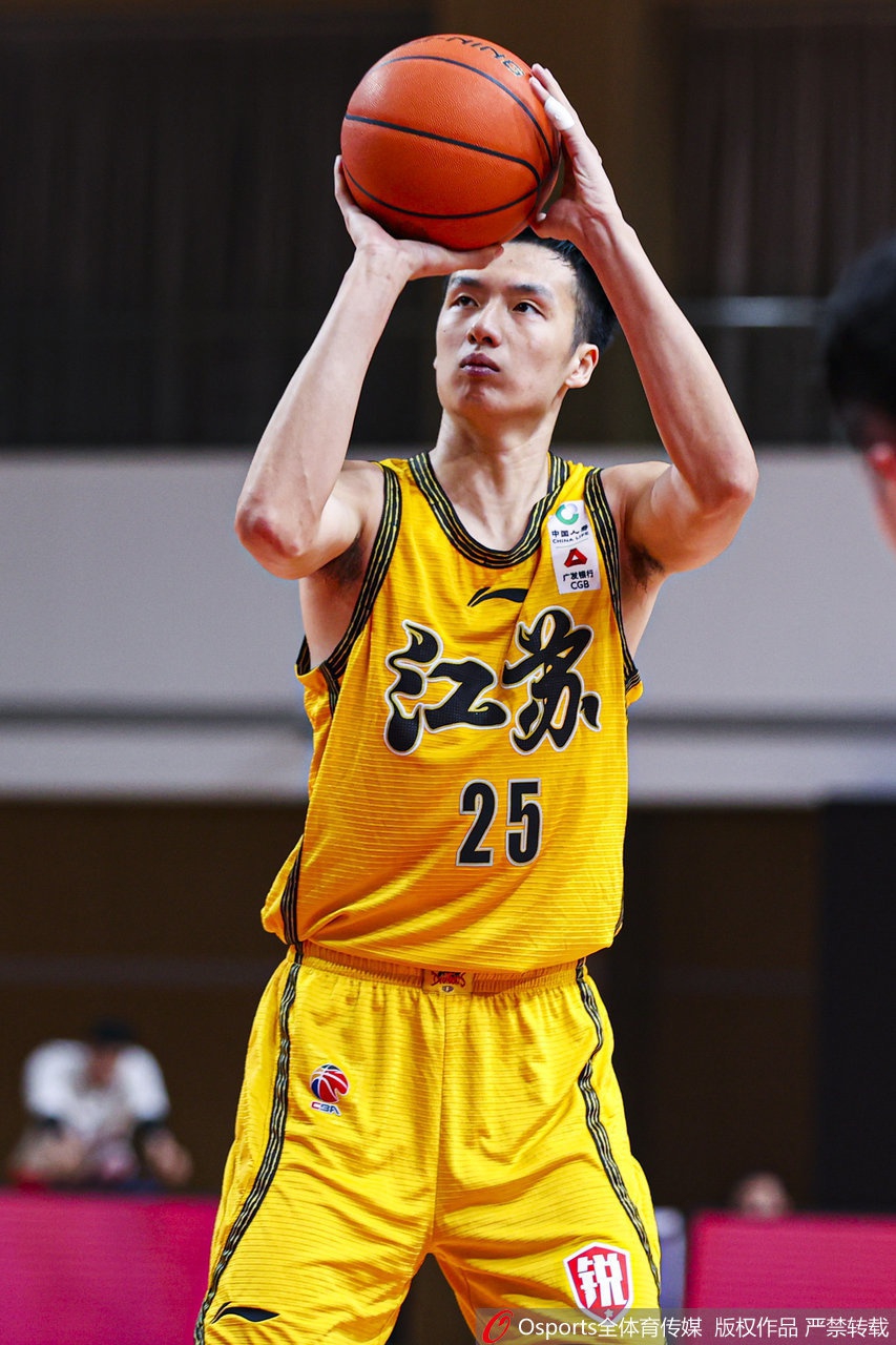 CBA第34轮:深圳111-100江苏
