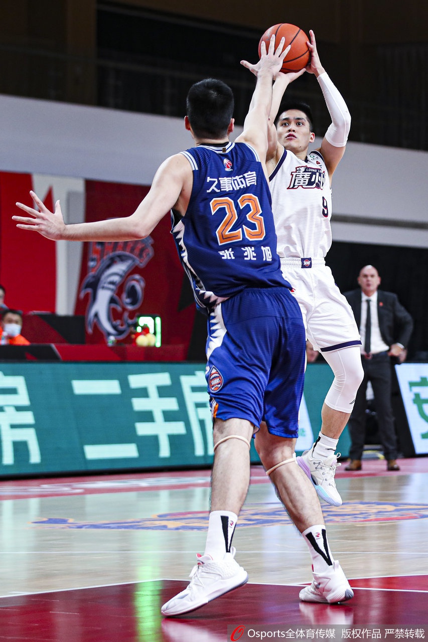 CBA第38轮：上海98-93广州