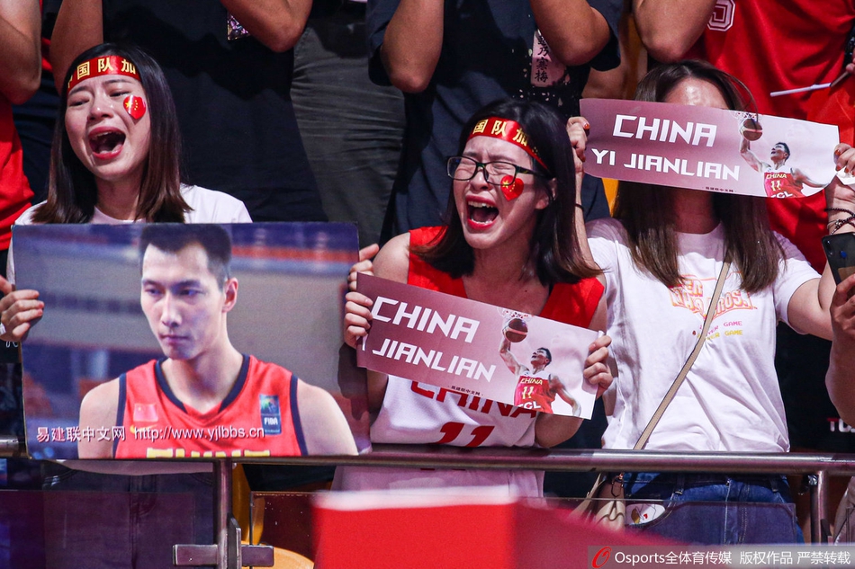 27分难救主!易建联死忠女粉赛后痛哭