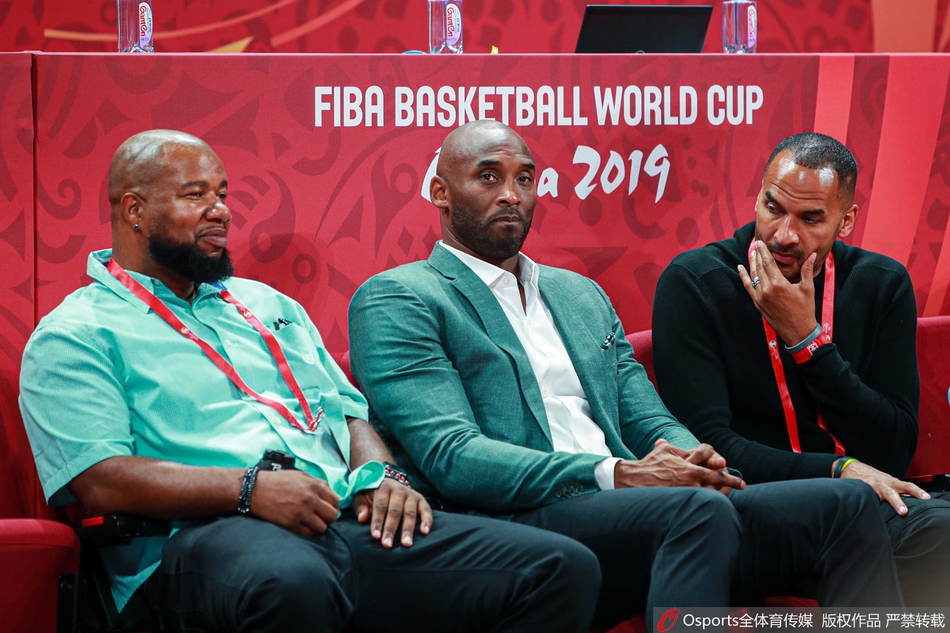 科比现身世界杯半决赛现场！蜗壳：我本来买的美国的票，没想到…