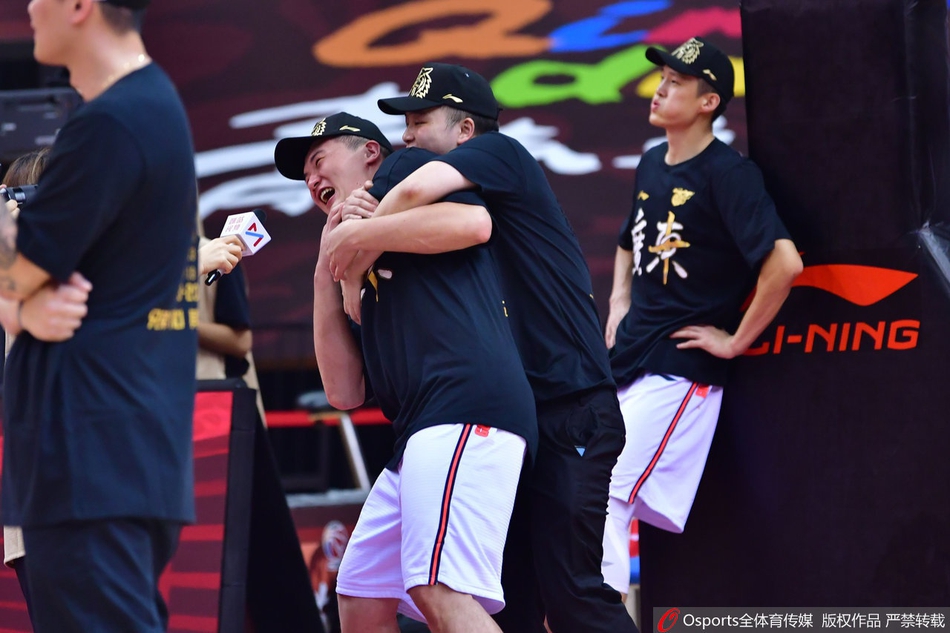 广东夺冠颁奖典礼