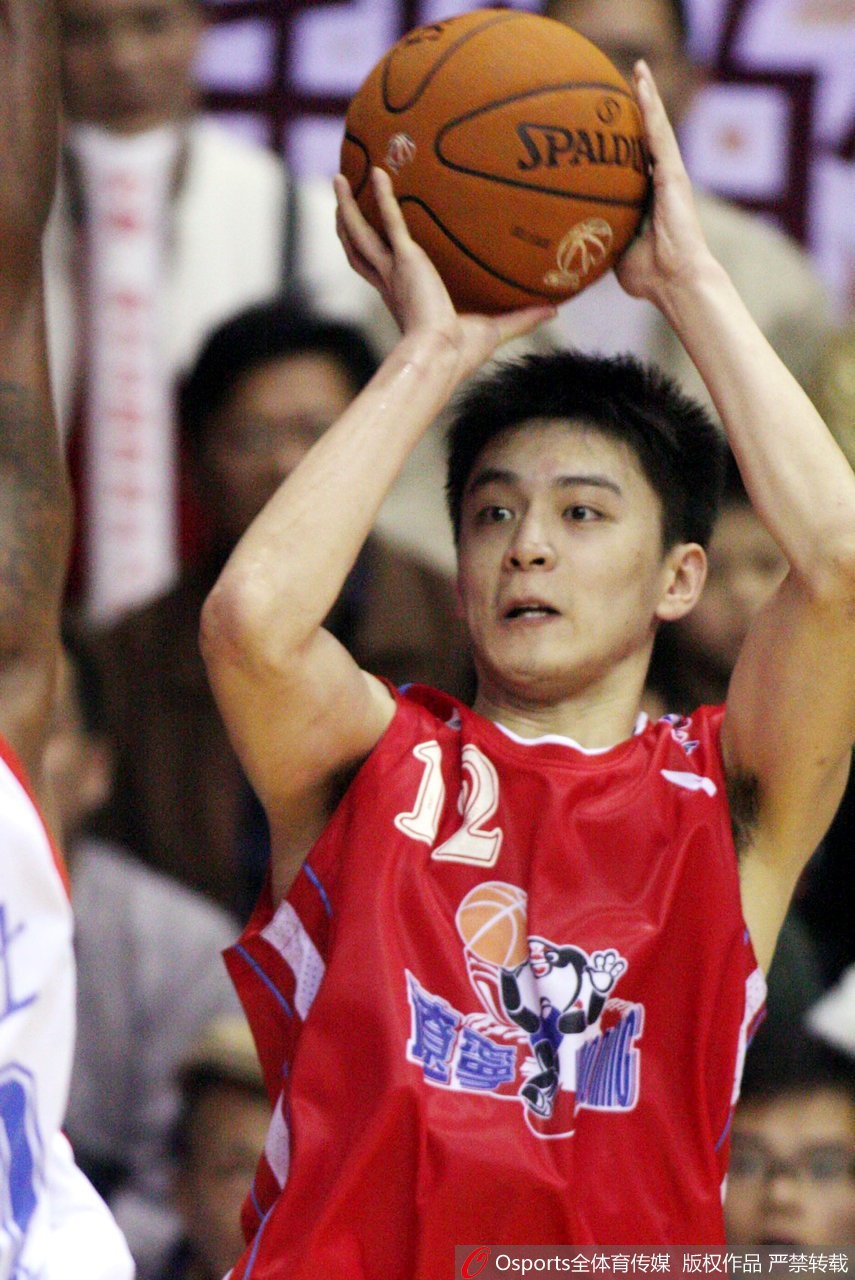 回顾广东辽宁12年前总决赛交手 6人仍在阵中