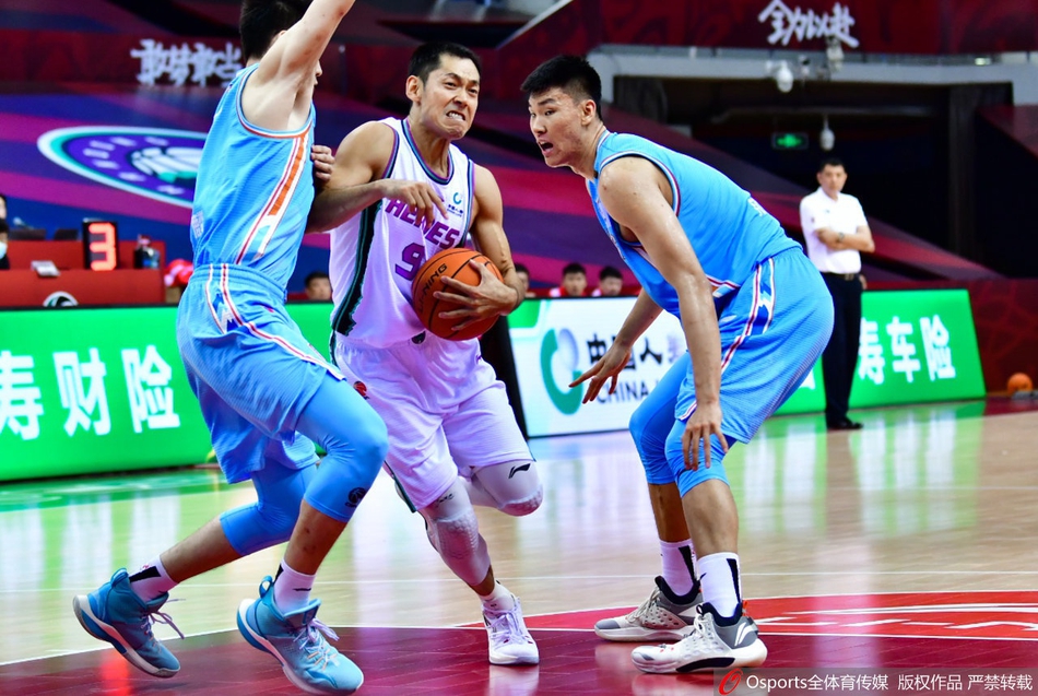 CBA复赛：新疆107-94山东