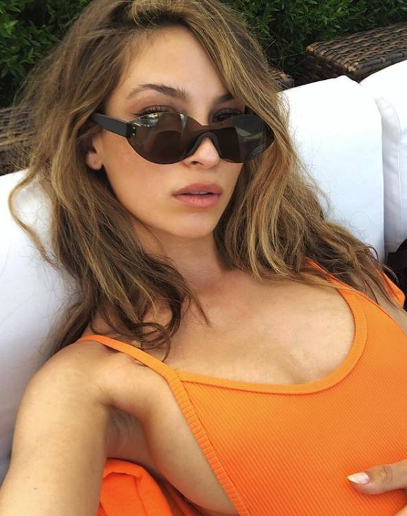 帕森斯与24岁嫩模女友分手!这么逆天的身材颜值还不满足?