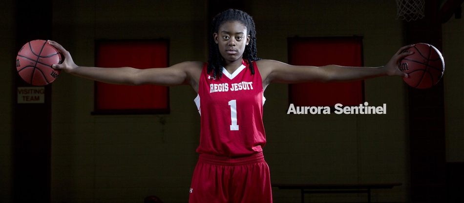 手掌比浓眉宽！臂展比库里长！17岁美国第一女扣将扣篮大赛夺冠