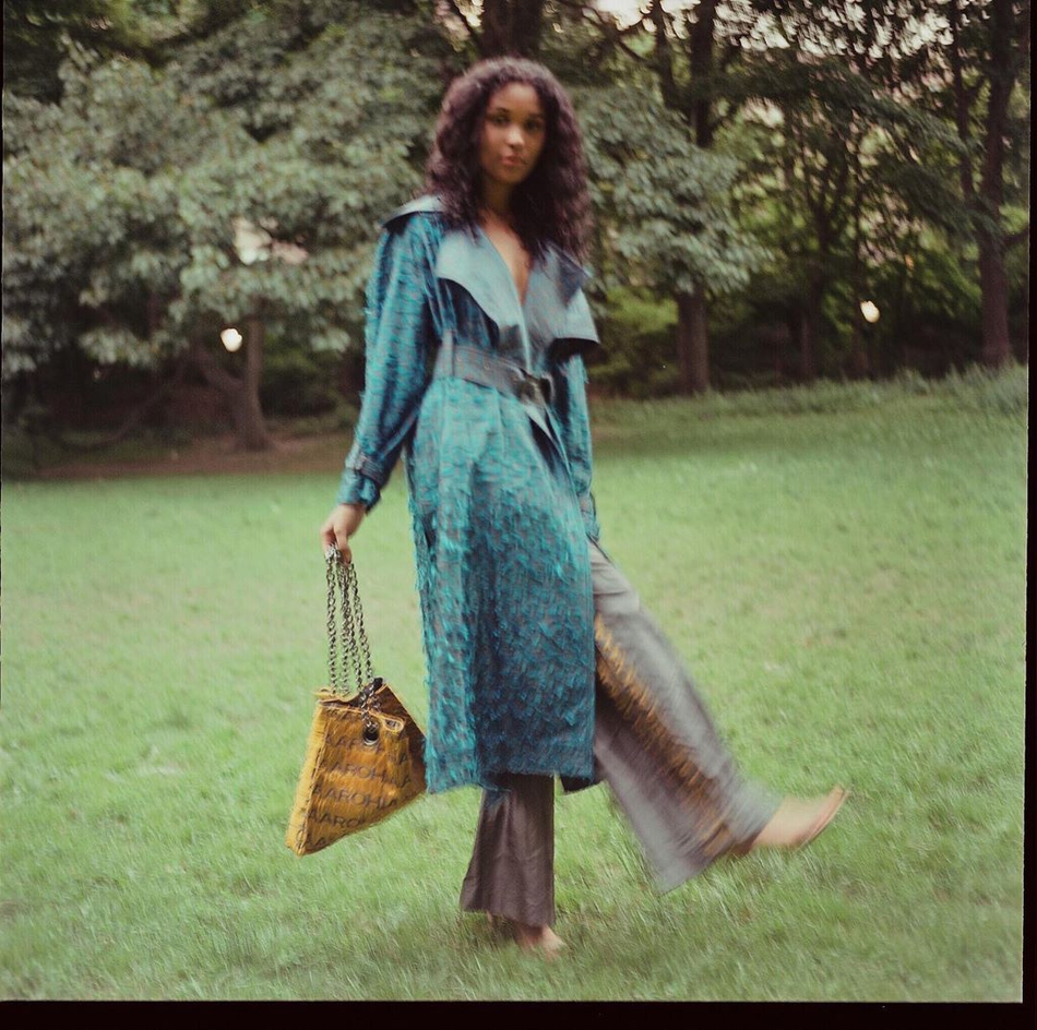 奥多姆大女儿晒性感照!22岁的她已长成大姑娘