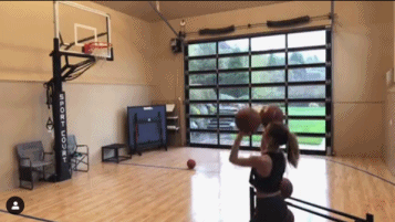 酸了酸了！又高又帅又富的他拥有全联盟球技最好的妻子