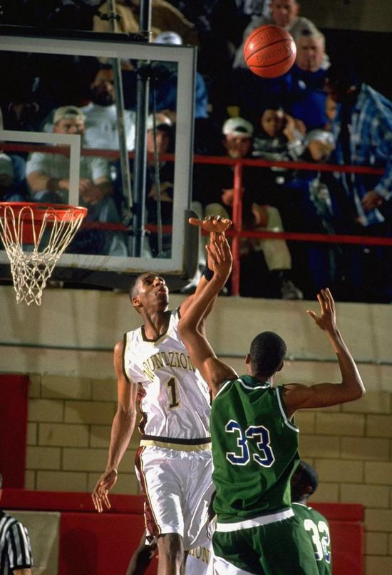 麦蒂高中时期赛场彩色高清写真：经典南瓜头 最后一张小腿太销魂