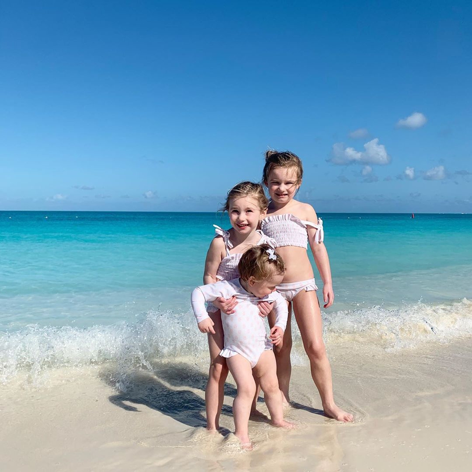 4投1中！海沃德妻子宣布将迎来第4个孩子 颜值超高的一家人