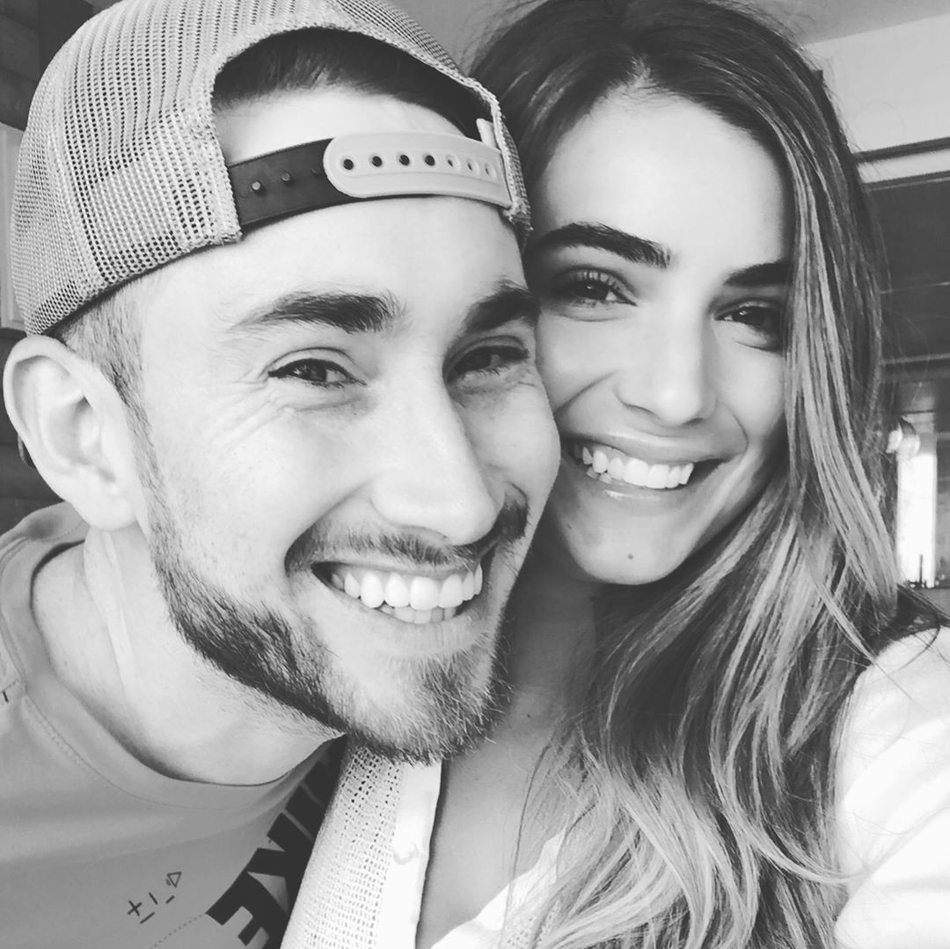 4投1中！海沃德妻子宣布将迎来第4个孩子 颜值超高的一家人