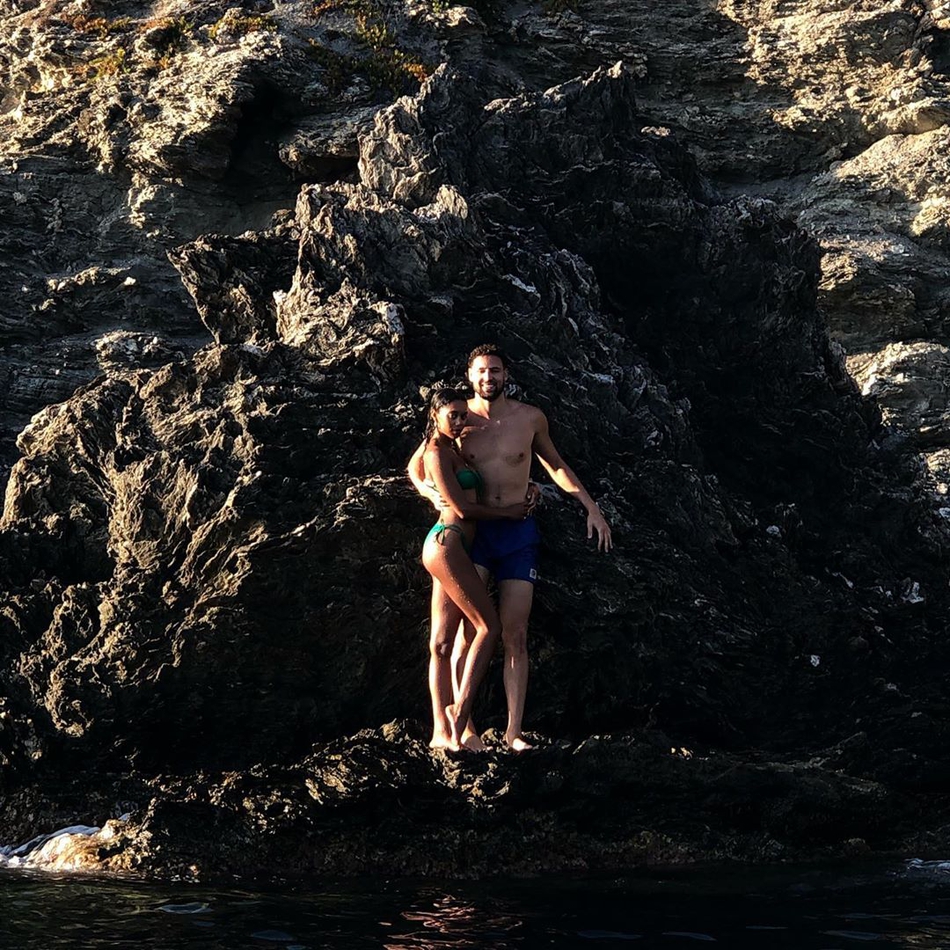 克莱正式公布恋情！首次公开晒与女友合照 甜蜜恩爱羡煞旁人