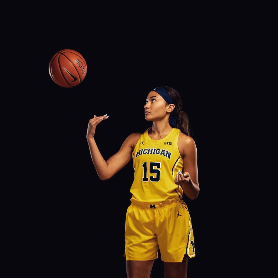 新科探花女友曝光!口味一点不卡戴珊!这才是00后的审美