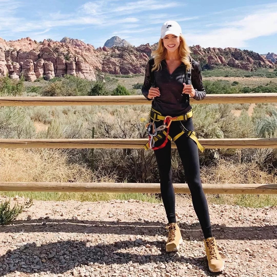 178嫩模身材+性感大长腿！NBA最美名宿之女 这梨涡看醉了