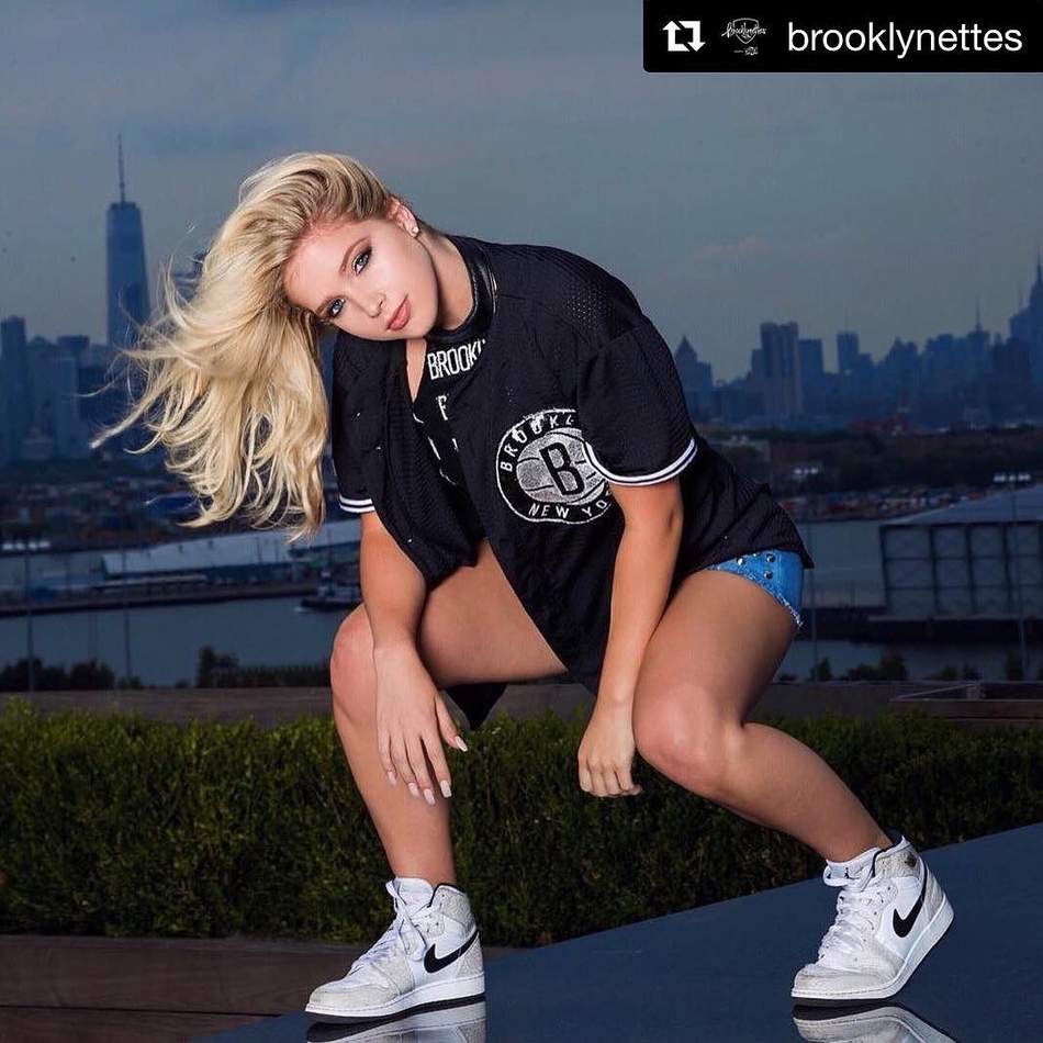 23岁超甜啦啦队小姐姐!爱好健身的拳击教练