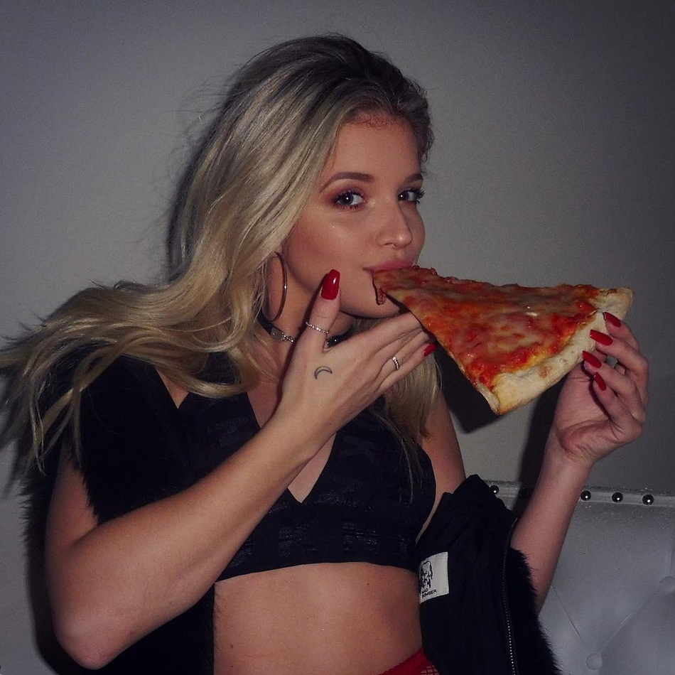 23岁超甜啦啦队小姐姐!爱好健身的拳击教练