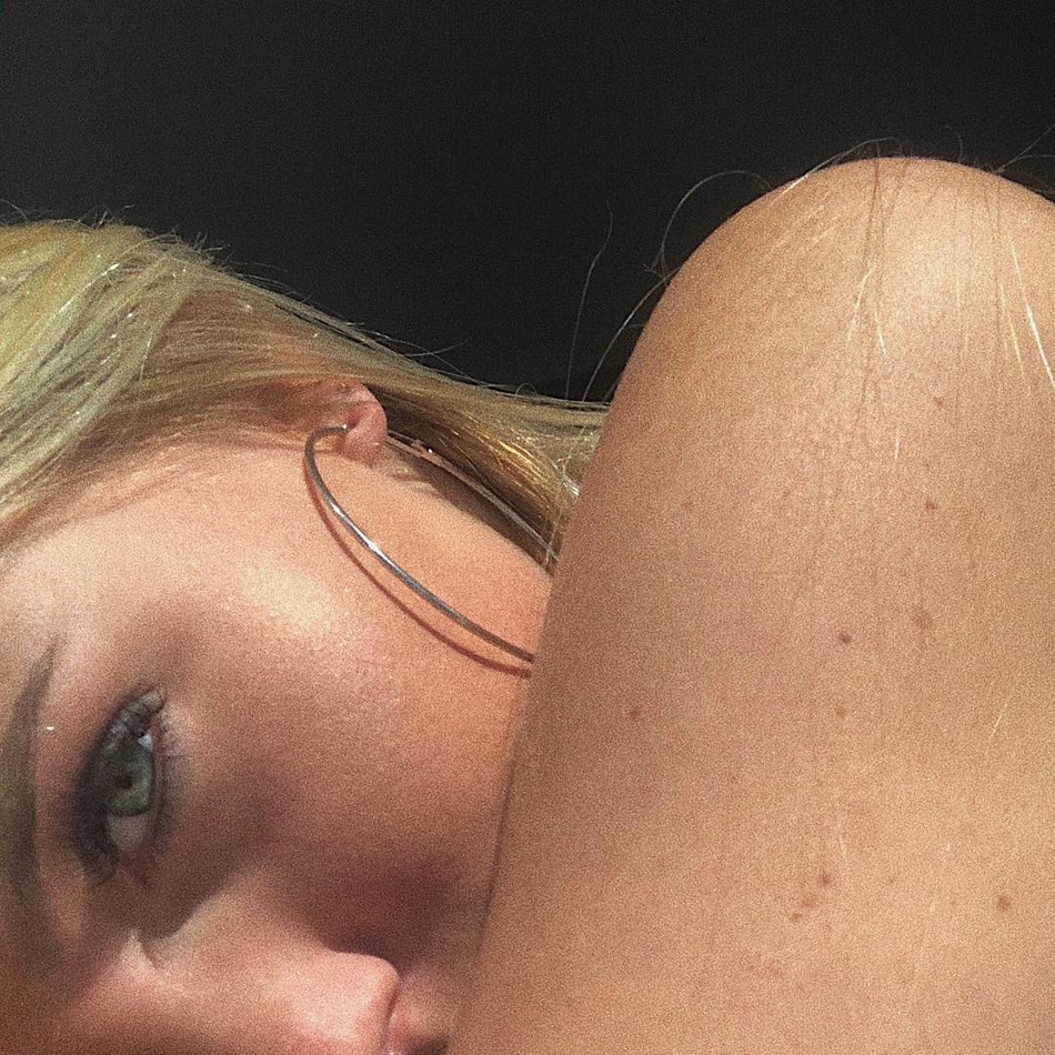 人生赢家！1.7亿先生大学时便追到超美女友！女排出身身材爆表