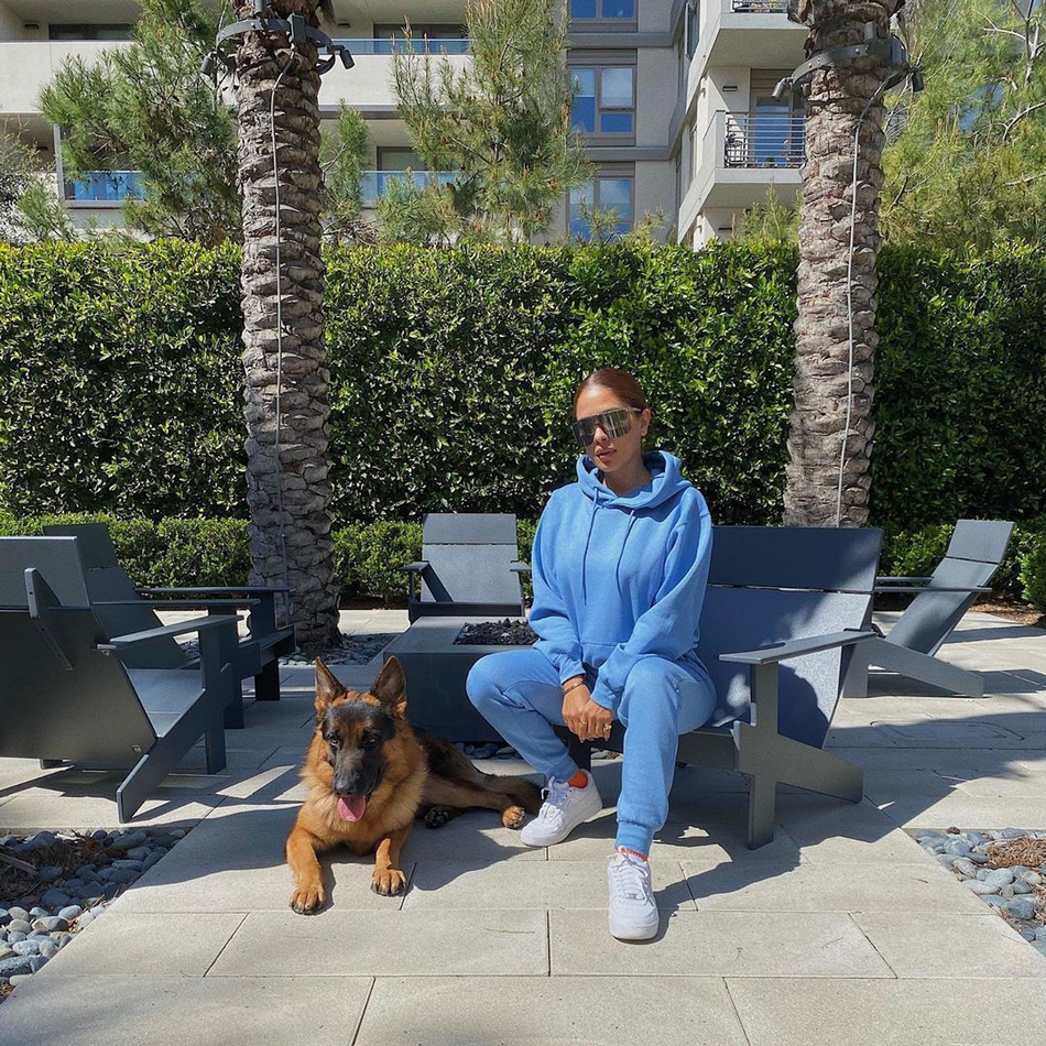 贵圈真乱!仙丹与詹娜闺蜜共度甜蜜隔离期 两月前她还是库兹马女友