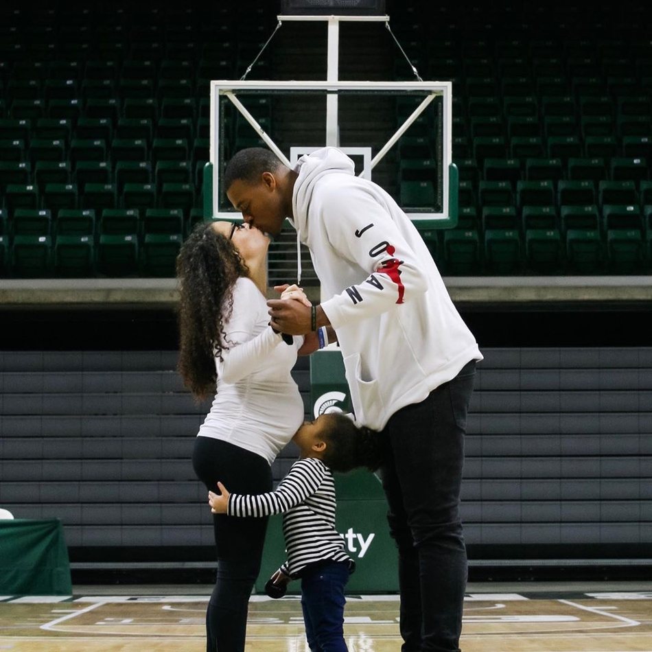 密歇根州大大三前锋宣布参加选秀！21岁的他已有一儿一女