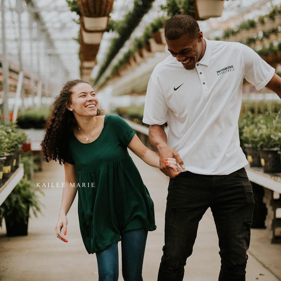 密歇根州大大三前锋宣布参加选秀！21岁的他已有一儿一女