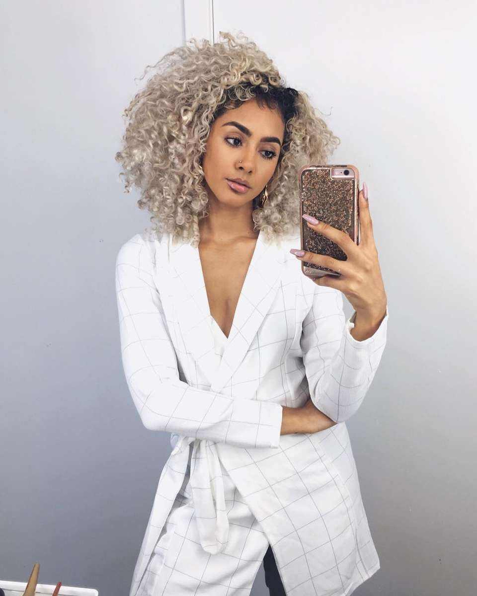 欧文亲口确认已和女友订婚！相恋近一年！用超大钻戒求婚