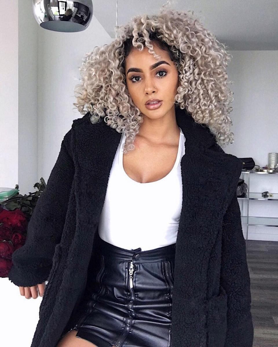 欧文亲口确认已和女友订婚！相恋近一年！用超大钻戒求婚