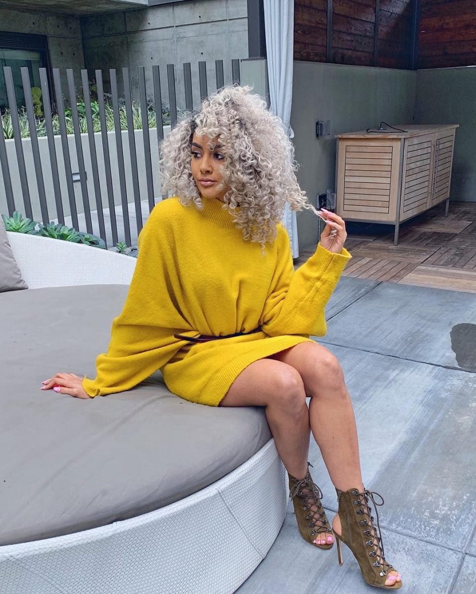 欧文亲口确认已和女友订婚！相恋近一年！用超大钻戒求婚