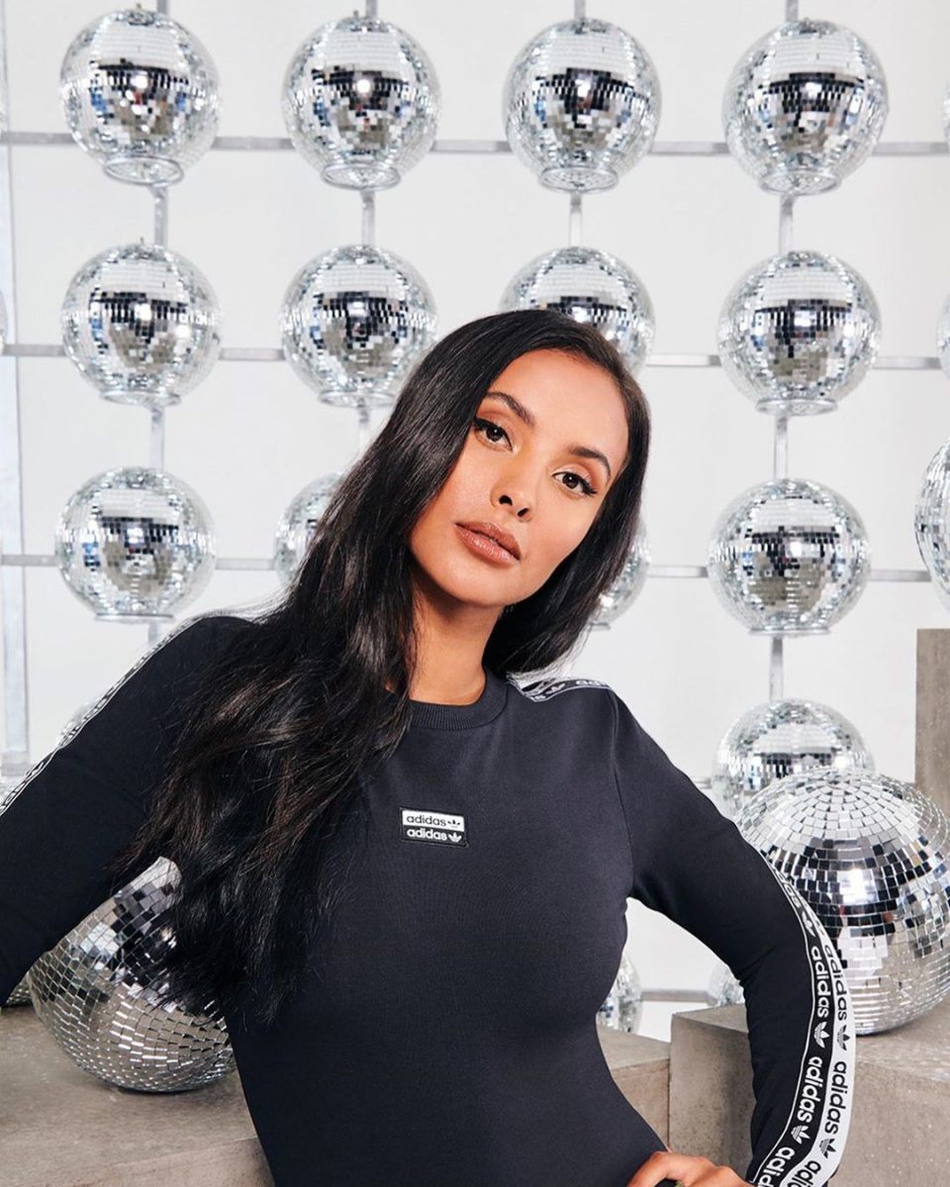 西蒙斯新女友曝光！25岁英国超红女主播！身材爆表完胜詹娜