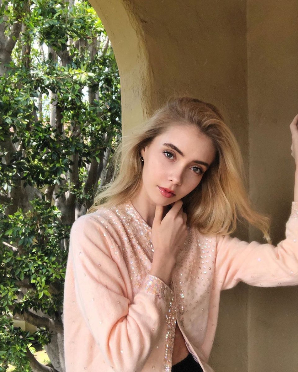 震撼人心的清纯美！21岁哥伦比亚大学舞蹈系高材生兼黄蜂啦啦队员