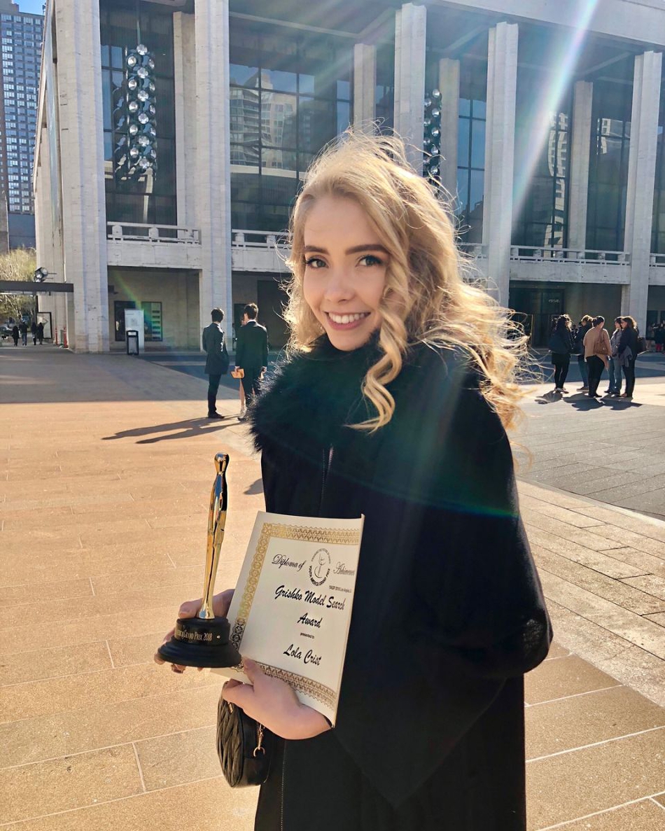 震撼人心的清纯美！21岁哥伦比亚大学舞蹈系高材生兼黄蜂啦啦队员