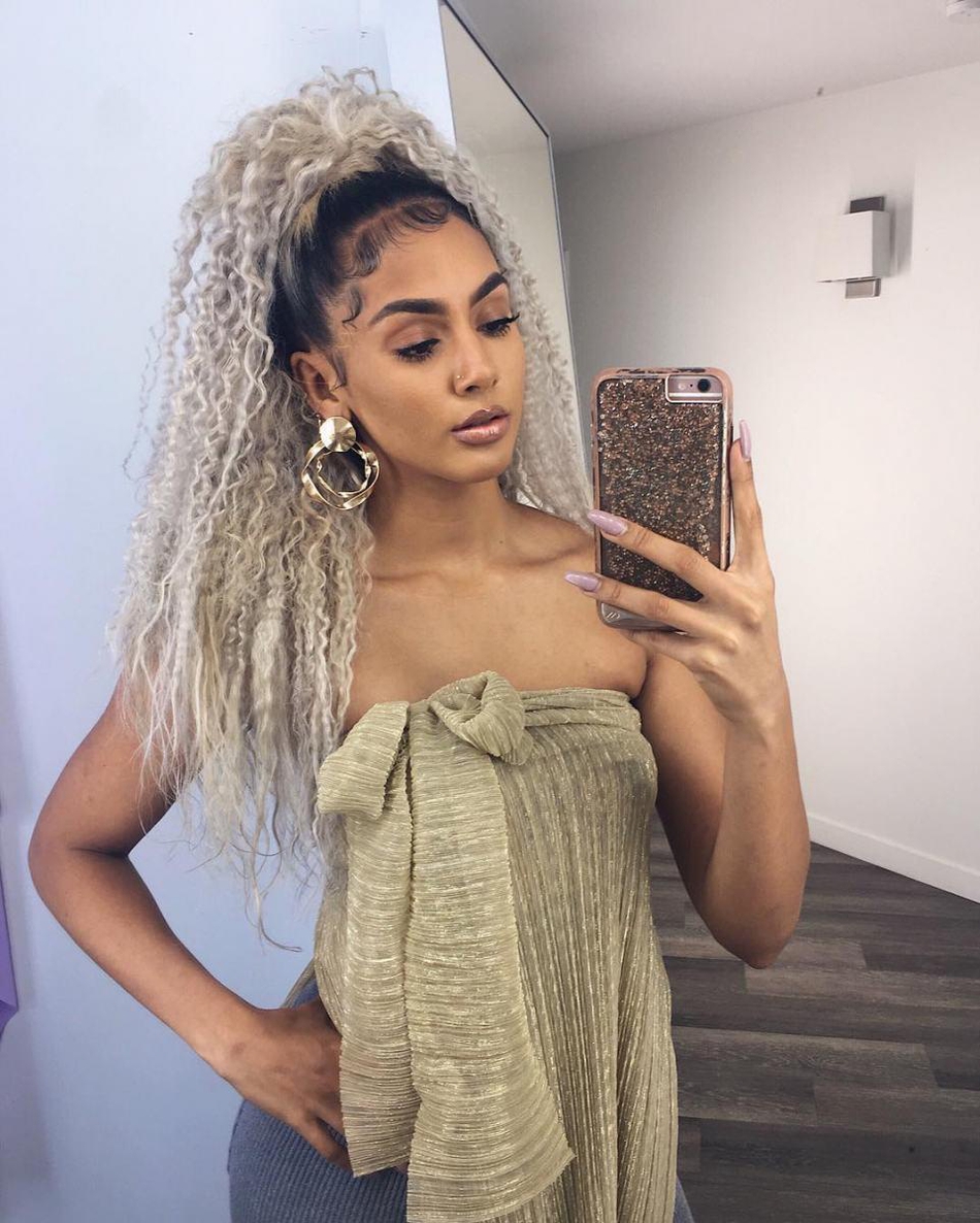 欧文亲口确认已和女友订婚！相恋近一年！用超大钻戒求婚