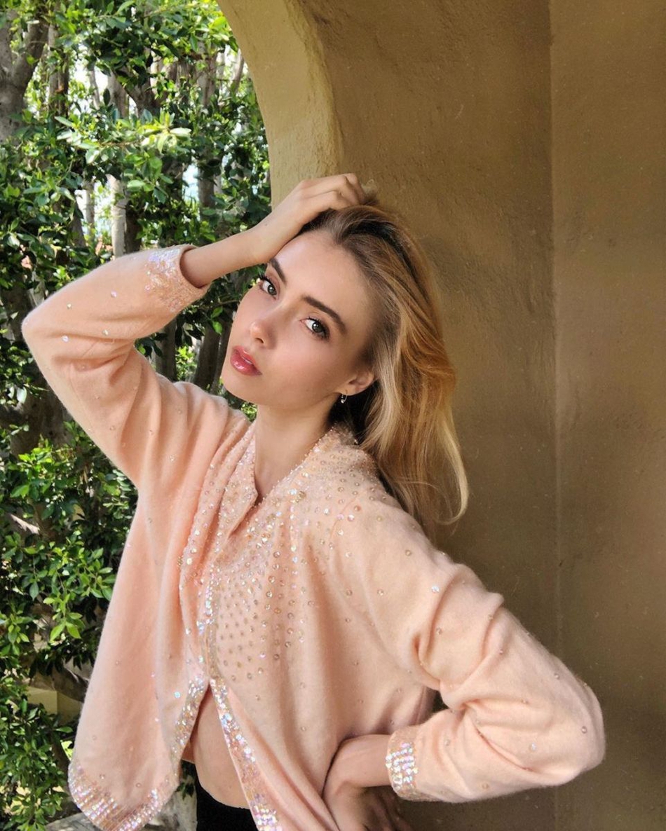 震撼人心的清纯美！21岁哥伦比亚大学舞蹈系高材生兼黄蜂啦啦队员